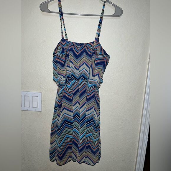 CHARMING CHARLIE DRESS SIZE MEDIUM EXCELLENT CONDITION - Picture 2 of 3